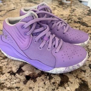 EUC Under Amour size 3